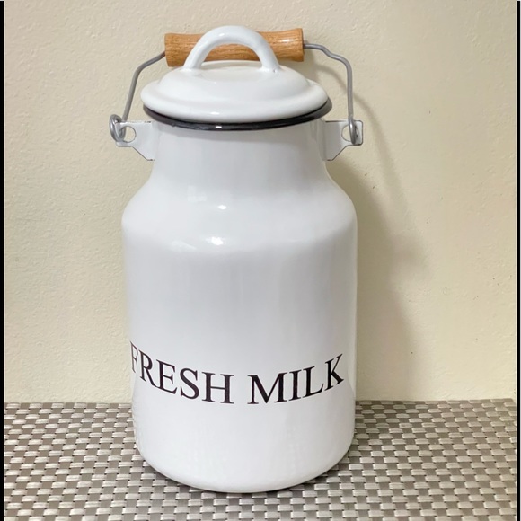 Romaine Milk Jug - Picture 1 of 4